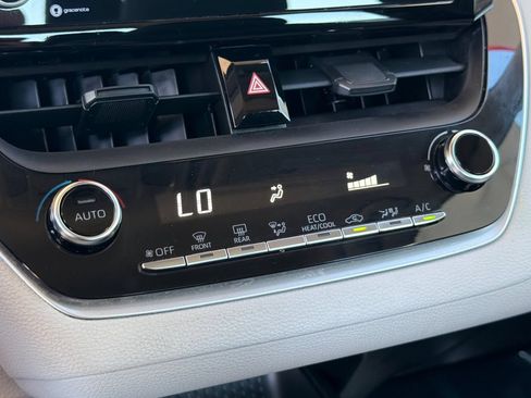 Certified 2022 Toyota Corolla LE FWD image 24