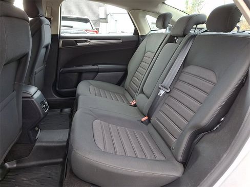 Certified 2019 Ford Fusion SE image 10