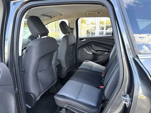 Used 2018 Ford Escape SE w/ SE Sync 3 Package FWD image 17