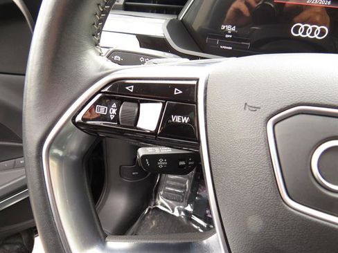 Used 2021 Audi e-tron Premium Plus w/ Premium Plus Package image 9