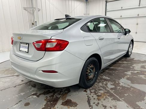 Used 2017 Chevrolet Cruze LS FWD image 11