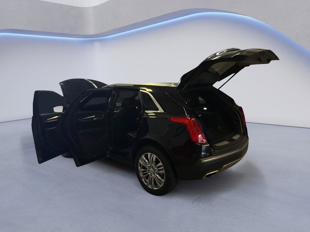 Used 2017 Cadillac XT5 Platinum w/ Driver Assist Package AWD/4WD image 12