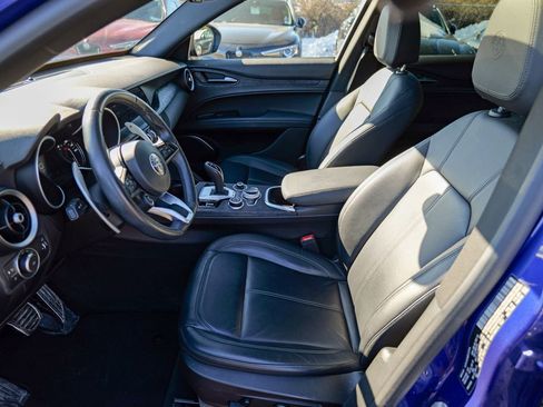 Used 2023 Alfa Romeo Stelvio Sprint image 21