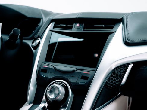 Used 2017 Acura NSX image 34