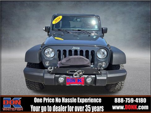 Used 2016 Jeep Wrangler Unlimited Rubicon w/ Connectivity Group AWD/4WD image 3