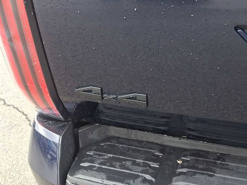 Used 2024 Toyota Tundra Limited image 32