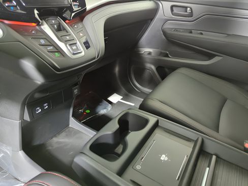 New 2026 Honda Odyssey Sport-L image 17
