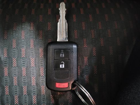 Used 2018 Mitsubishi Outlander Sport LE image 32