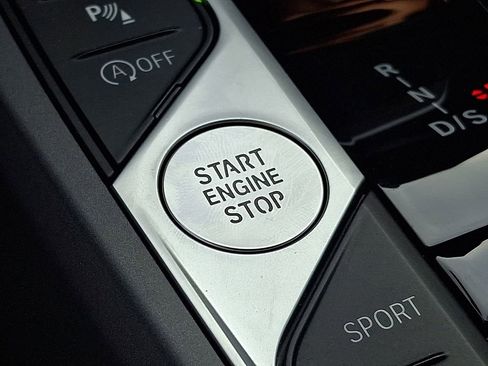 Used 2025 BMW 230i xDrive Coupe image 24