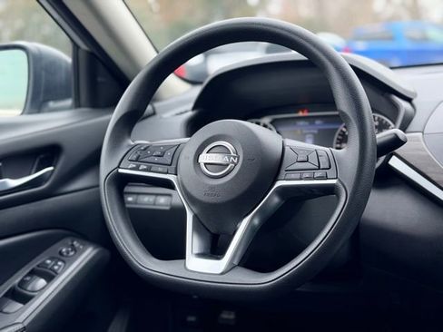 Used 2024 Nissan Altima 2.5 SV image 19