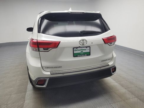 Used 2018 Toyota Highlander Limited Platinum image 6