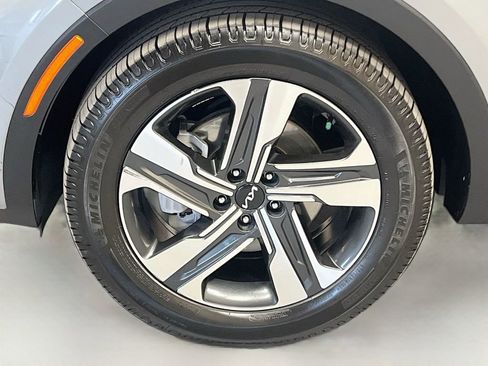 Used 2022 Kia Sorento SX Prestige w/ Panoramic Sunroof Package AWD/4WD image 34