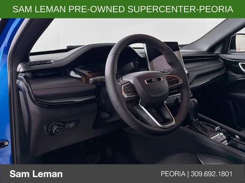 Used 2025 Jeep Compass Trailhawk w/ Trailhawk Convenience Group AWD/4WD image 9