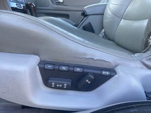 Used 2004 Volvo C70 HT image 16