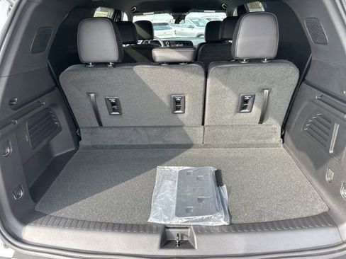 New 2026 Chevrolet Traverse LT w/ Midnight/Sport Edition image 11
