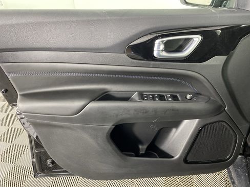 New 2026 Jeep Compass Limited image 12