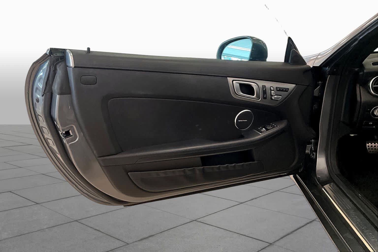 Used 2017 Mercedes-Benz SLC 300 image 17