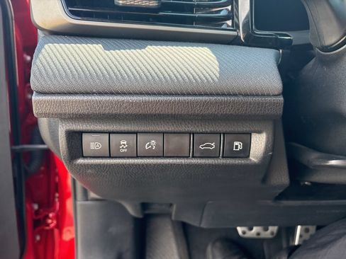 Used 2025 Toyota Camry SE FWD image 17