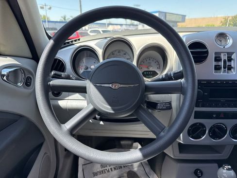 Used 2007 Chrysler PT Cruiser Touring FWD image 9