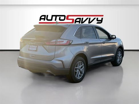 Used 2024 Ford Edge SEL image 7