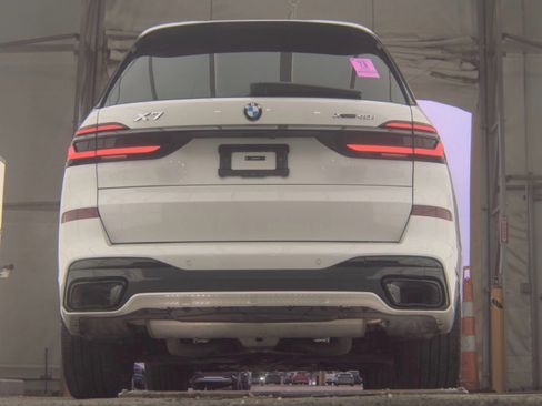 Used 2025 BMW X7 xDrive40i w/ M Sport Package image 6