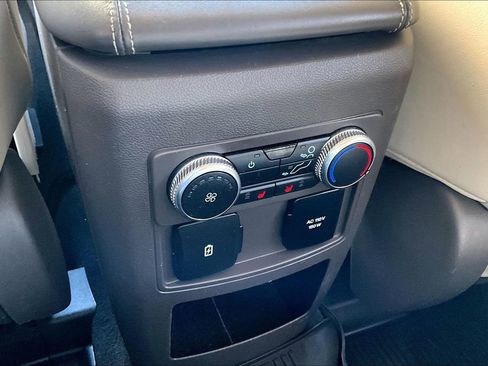 Used 2021 Ford Explorer Platinum w/ Equipment Group 601A AWD/4WD image 11