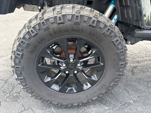 Used 2022 Jeep Gladiator Overland AWD/4WD image 30