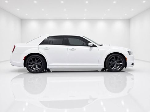 Used 2021 Chrysler 300 S RWD image 7
