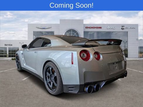 Used 2015 Nissan GT-R Black Edition image 4