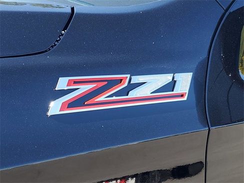 Used 2024 Chevrolet Suburban Z71 w/ Luxury Package image 30