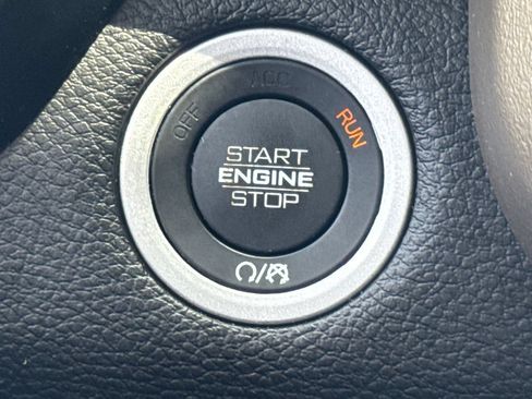 Used 2022 RAM 1500 Laramie AWD/4WD image 48