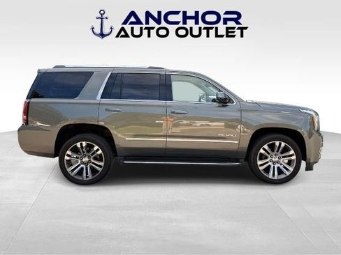 Used 2017 GMC Yukon Denali w/ Open Road Package AWD/4WD image 9