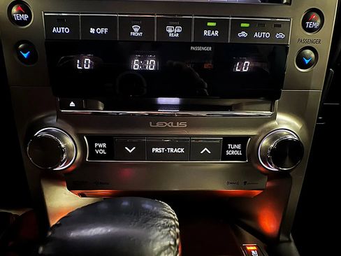 Used 2017 Lexus GX 460 image 23