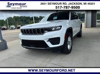 Used 2023 Jeep Grand Cherokee Laredo X AWD/4WD video 1