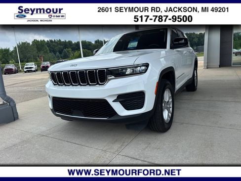 Used 2023 Jeep Grand Cherokee Laredo X AWD/4WD image 1