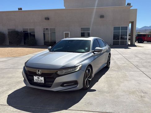Used 2018 Honda Accord Sport image 3