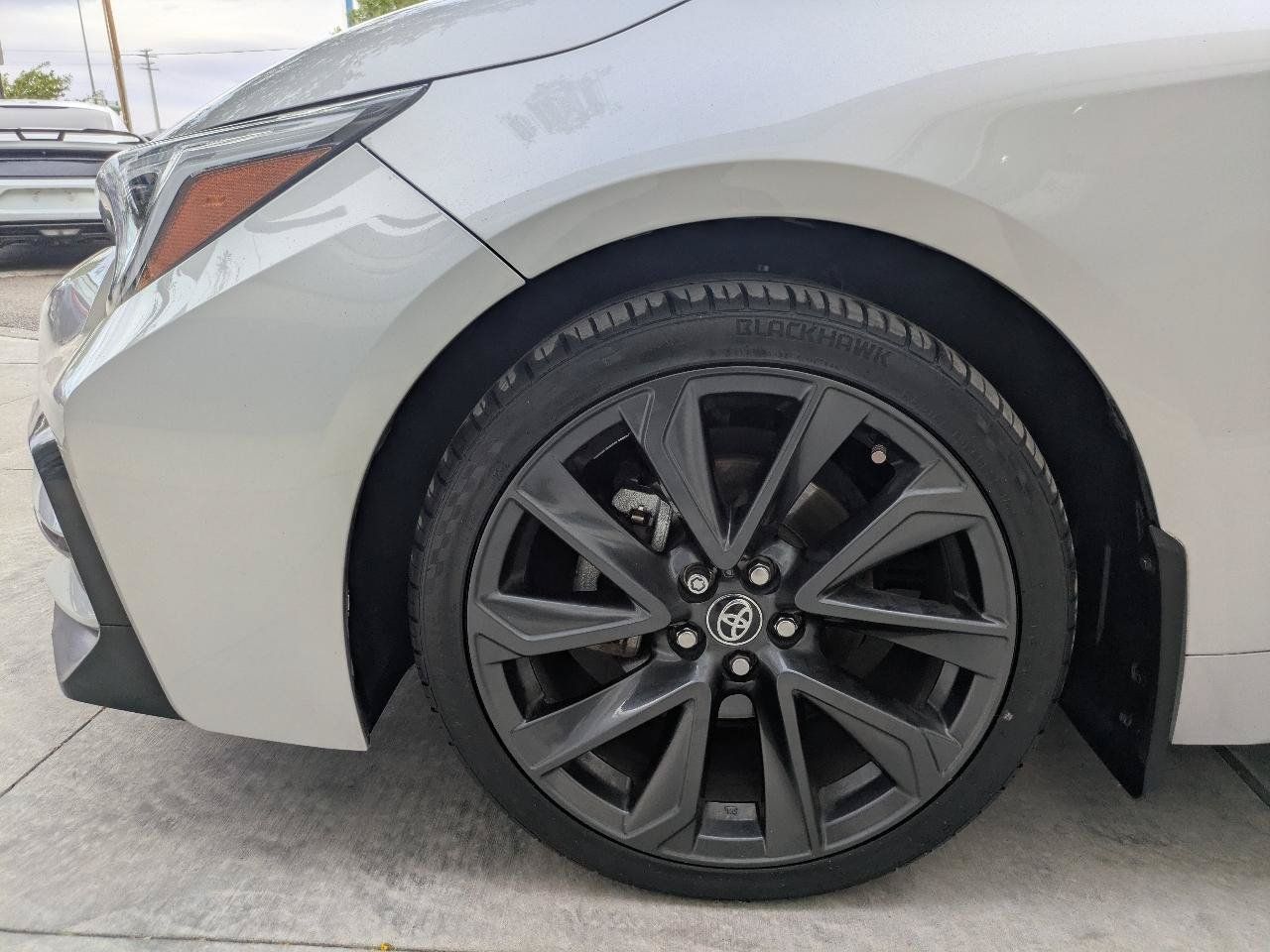 Used 2025 Toyota Corolla XSE FWD image 5