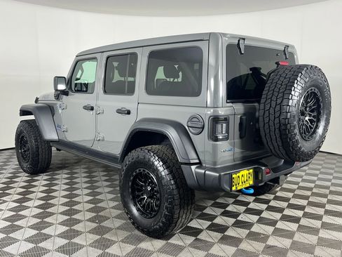 Used 2023 Jeep Wrangler Unlimited w/ Sun & Screen Package image 8