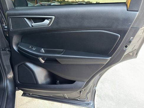 Used 2020 Ford Edge SE image 20