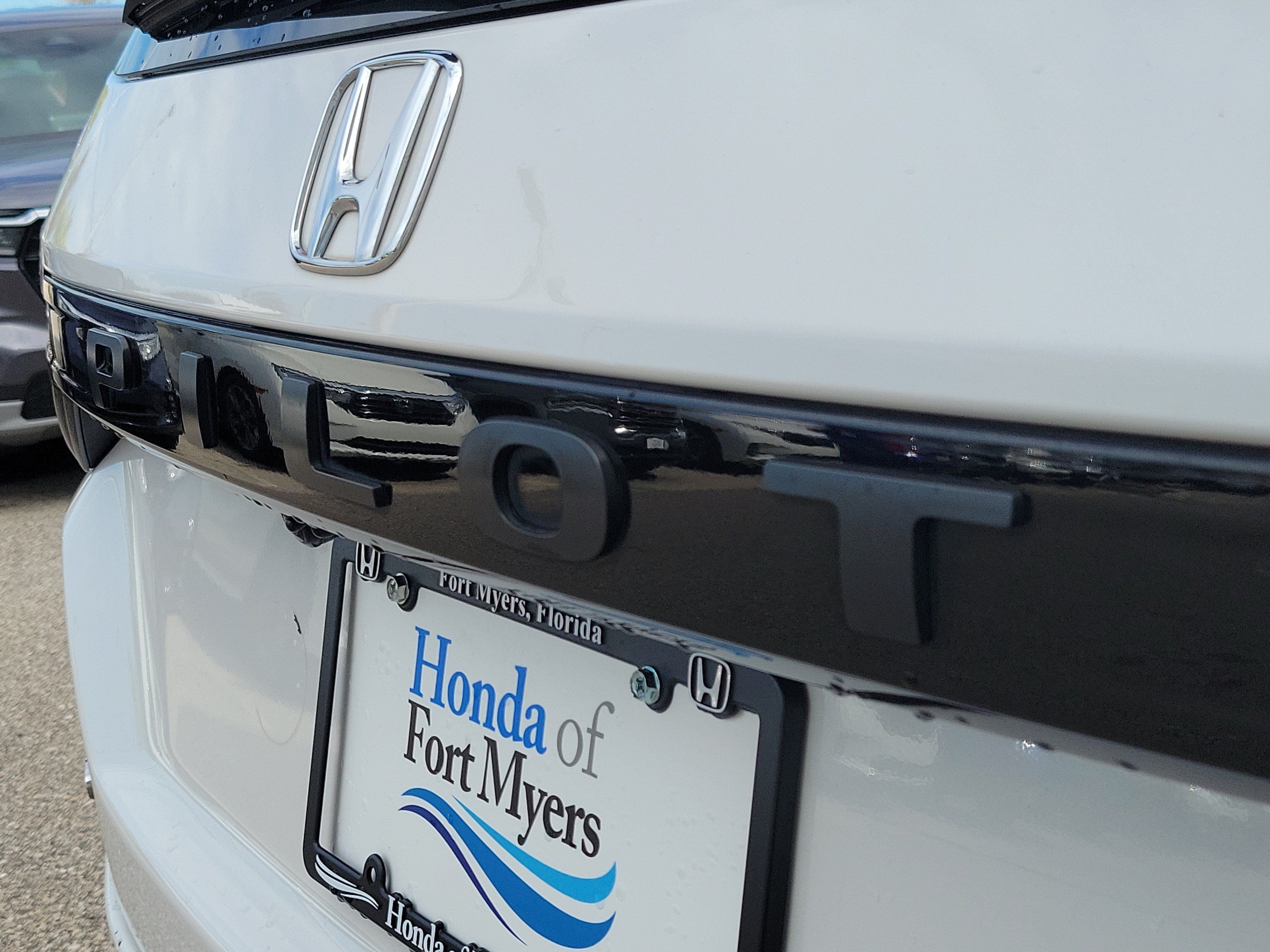 Used 2024 Honda Pilot Elite image 8