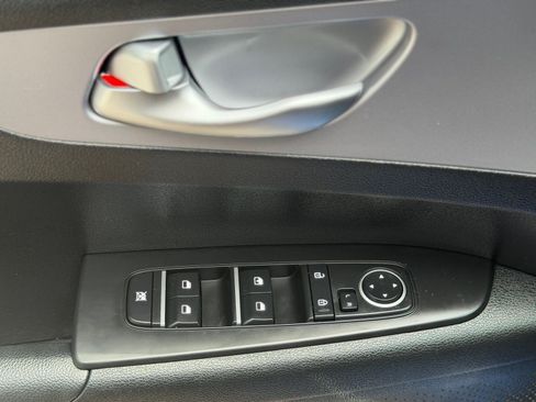 Certified 2024 Kia Forte LXS FWD image 12