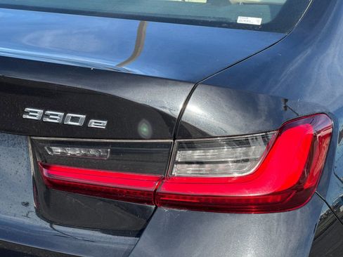 Used 2023 BMW 330e image 26