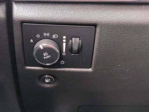 Used 2021 Jeep Grand Cherokee Limited w/ Luxury Group II RWD image 18