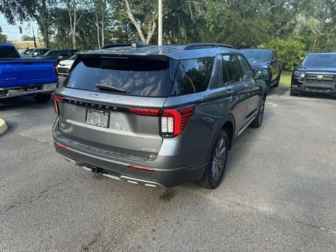 Used 2025 Ford Explorer Active w/ Active Comfort Package AWD/4WD image 11