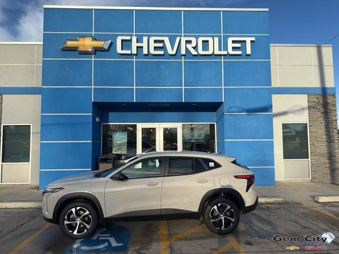 New 2026 Chevrolet Trax RS image 1