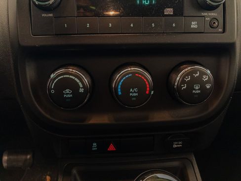 Used 2014 Jeep Compass Sport w/ Power Value Group image 19