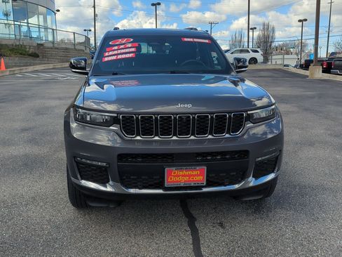 Used 2024 Jeep Grand Cherokee L Limited w/ Luxury Tech Group II image 2