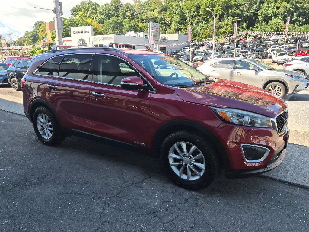 Used 2017 Kia Sorento AWD image 4