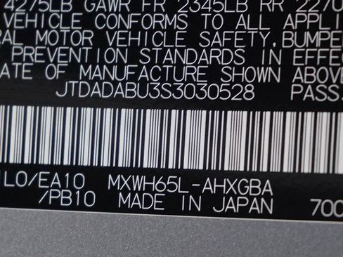 Used 2025 Toyota Prius XLE image 27