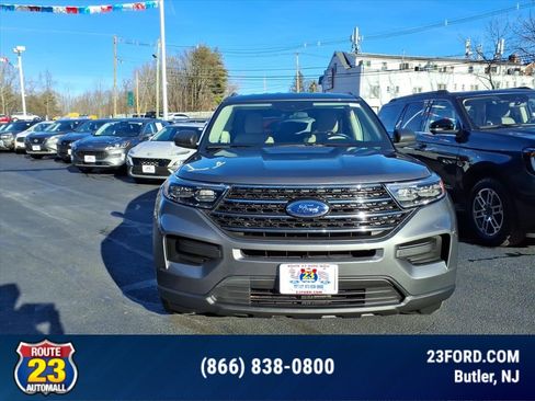Certified 2022 Ford Explorer XLT image 2